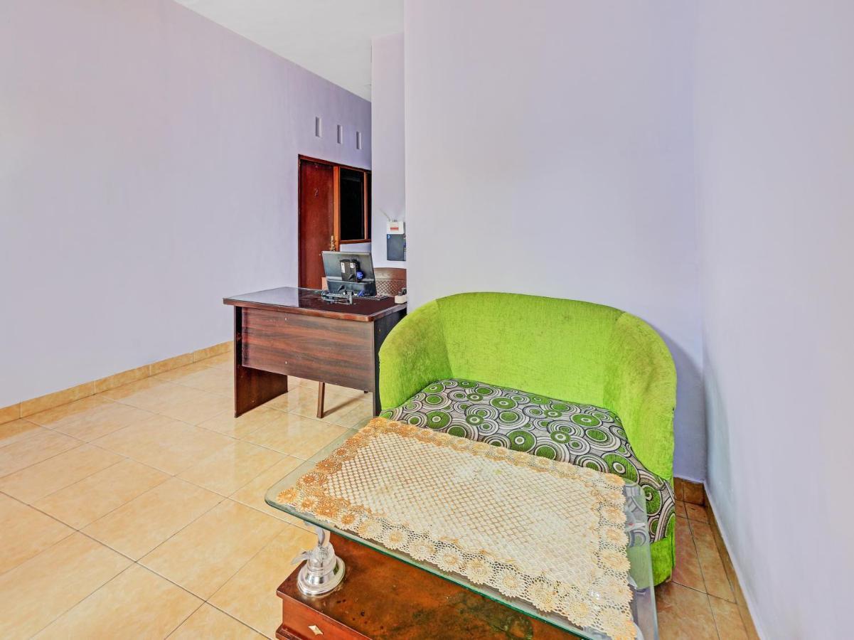 Oyo 90344 Wijayanti Hotell Banyuwangi  Eksteriør bilde