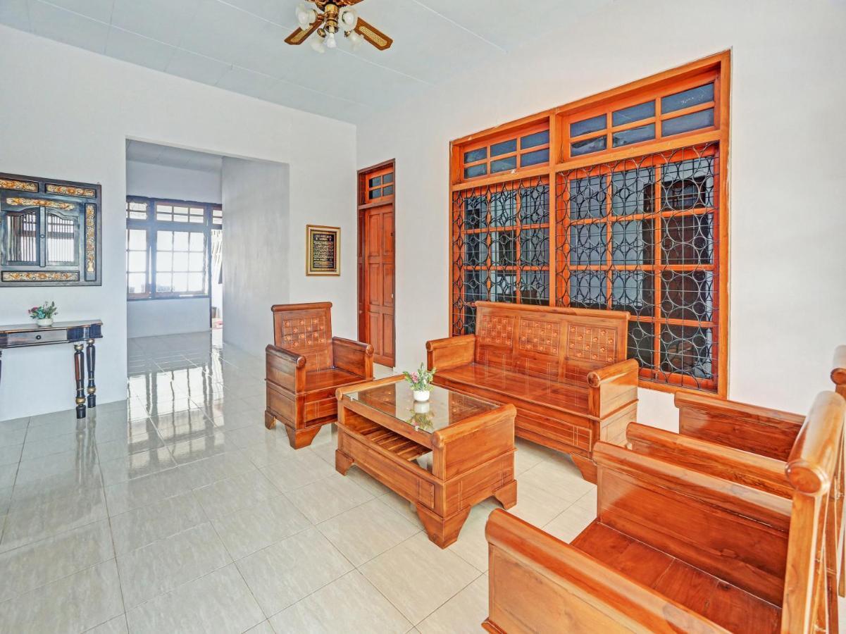 Oyo 90344 Wijayanti Hotell Banyuwangi  Eksteriør bilde