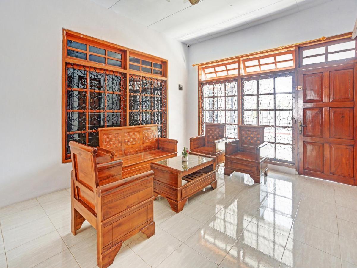 Oyo 90344 Wijayanti Hotell Banyuwangi  Eksteriør bilde