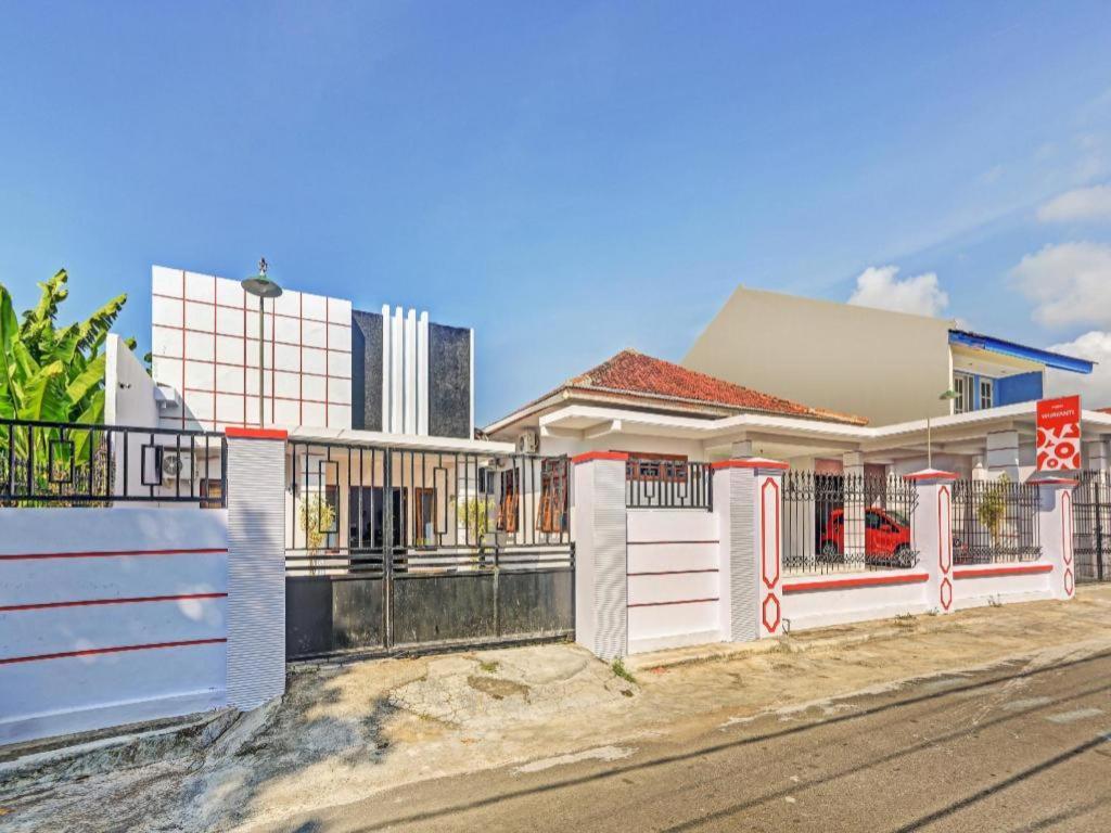 Oyo 90344 Wijayanti Hotell Banyuwangi  Eksteriør bilde